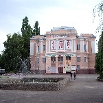 Так он выглядит сегодня. В 2007-м году драмтеатру им. Н. Г. Чернышевского исполняется 70 лет!