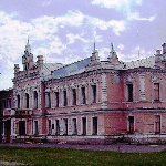 Подойдём поближе. Можно увидеть дату постройки здания - 1893 год
