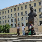 В. П. Чкалову - от выпускников 1977 года