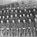 Слева - направо, снизу - вверх: 1 ряд: Х, Х, Носов, Никонов, Х, Ткаль, Демьяненко, Звершковский, Суворов. 2 ряд: Харыбин, Трефилов, Трофименко, х, Засурцев, х, Шилин, Осипов, Поляков, Ретунский. 3 ряд: Копьев, Базулин, Манирко, Разумовский, Славин, Суворов, Чмыхов, Румянцев, Новоселов, Агейкин, Саулькин. 4 ряд: Воловодов, Х, Козочкин, Х, Х, Непп, Бородкин, Збовитель, Крупенин, Полуйко, Х. Примечание: где "Х" - фамилии нужно уточнять