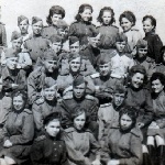 1945 год. Специалисты по авиационному вооружению. Старшина Фомичёв Пётр – второй ряд, первый справа