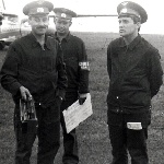 РП - командир АЭ Шиловский В. на предполетных указаниях. Аэродром Турки, лето 1987 года