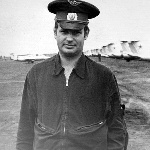 Старший лейтенант Шиловский на аэродроме Турки Балашовского ВВАУЛ, 1980 год
