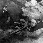 Жёны офицерского состава на огневом рубеже. Стреляют Шубцова (справа) и Лапшина А.А.