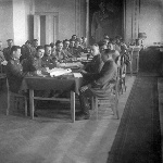 Совещание руководящего лётного состава училища, 29 декабря 1943 года. Совещание проводит Начальник училища полковник Курдубов Ф.Т. Добавлено от Николаева Ю.Е.: Курдубов, Байнов, Бокун, Люся, Петухов, Беззаботнов, Сухарев, Сачко, Бойко, Карпов, Сопельниченко, Орлов, Пыжов, Мазанов, Чуйков, Юрьев, Ежов, Степанищев, к-р отряда ст. л-т Е.С. Николаев
