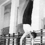 1966 год. На брусьях Докучаев В.Д. Многие из нас так умели в 33 года?