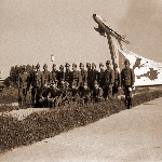 Лето 1976 года, Борисоглебск. Часть курсантов третьей авиационной эскадрильи (из 304, 305 и 306 класных отделений) в перерыве предварительной подготовки к завтрашним полётам