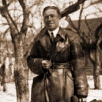 Лётчик [В.П. Шарымов] на улице Гомеля. 1932 год