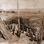 Митинг курсантов 2-ой военной школы лётчиков на лётном поле перед началом полётов. Лето 1931 г. 