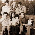 Бобровичи, лето 1977 года. В гсти к Верижникову приехзала сестра, а к Ушакову невеста.